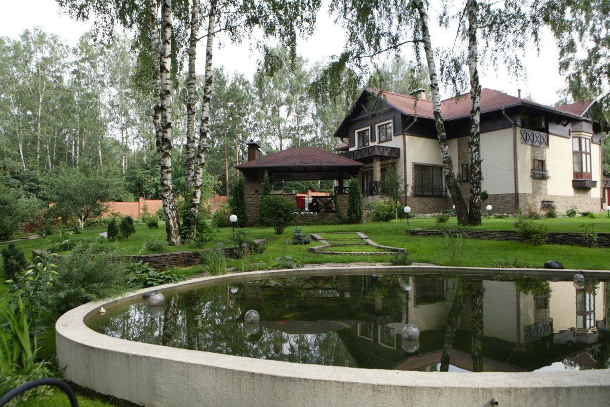 Планировка участка с прудом