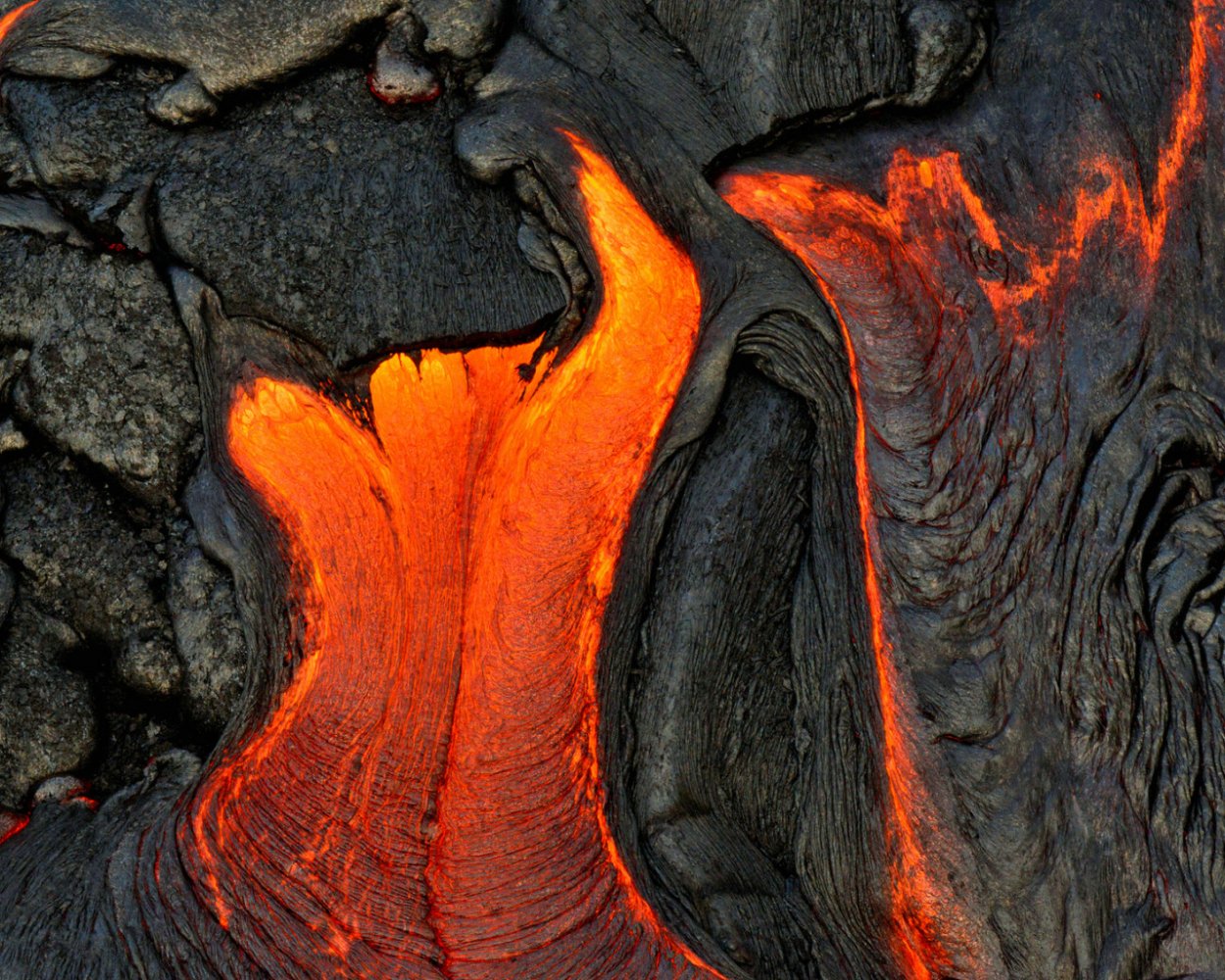 Вулканическая лава слэб