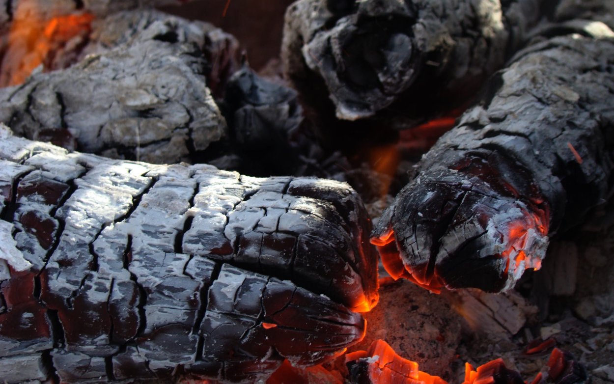 Головешка из костра