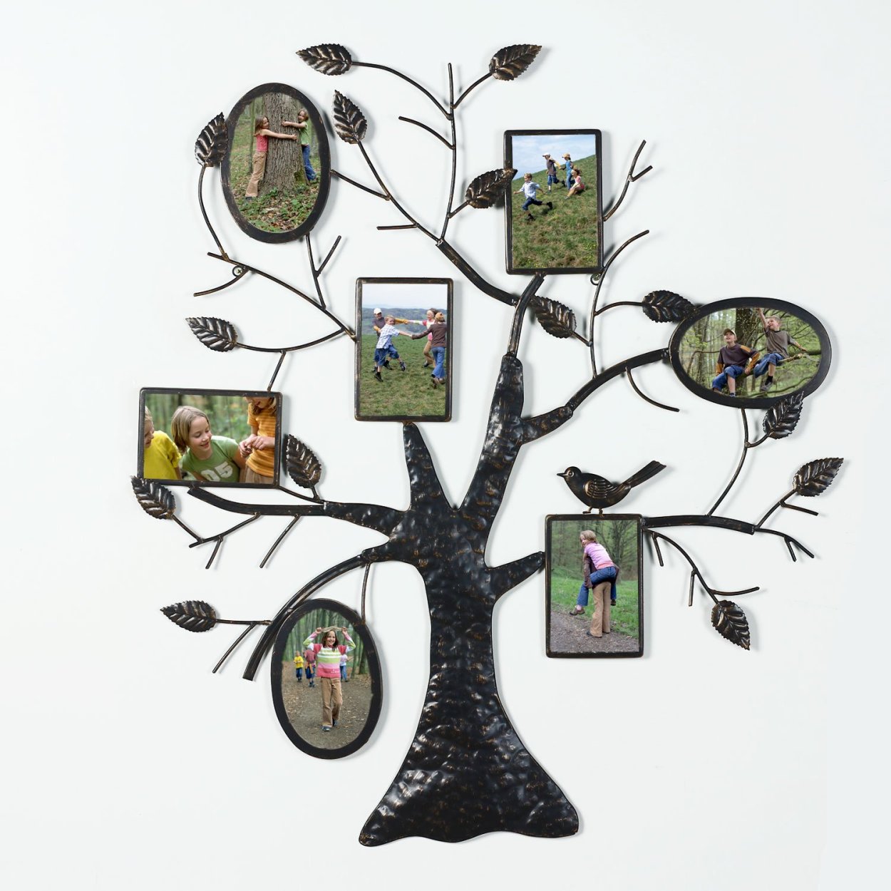 Генеалогическое дерево из пуговиц