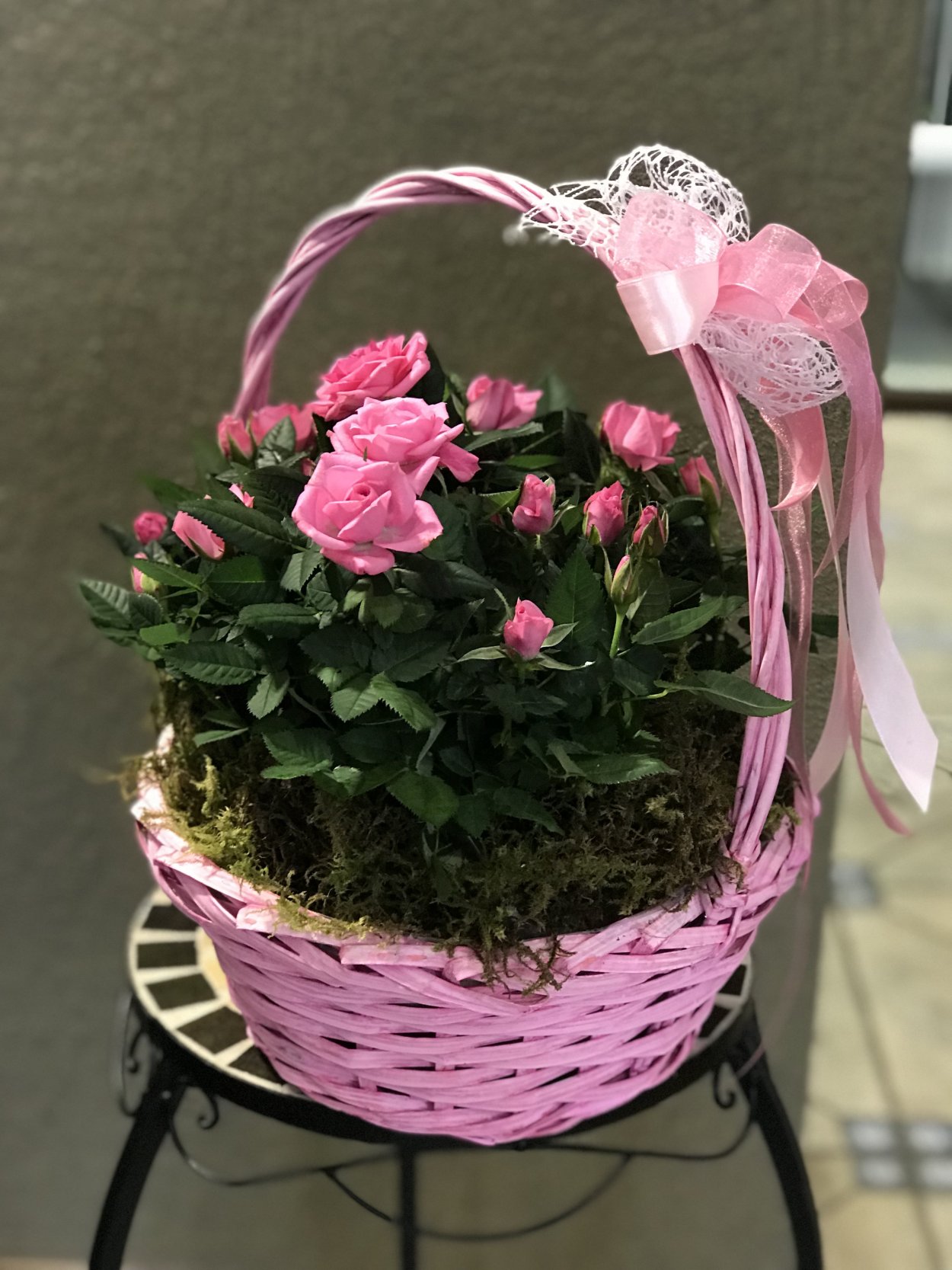 Цветы в корзинке