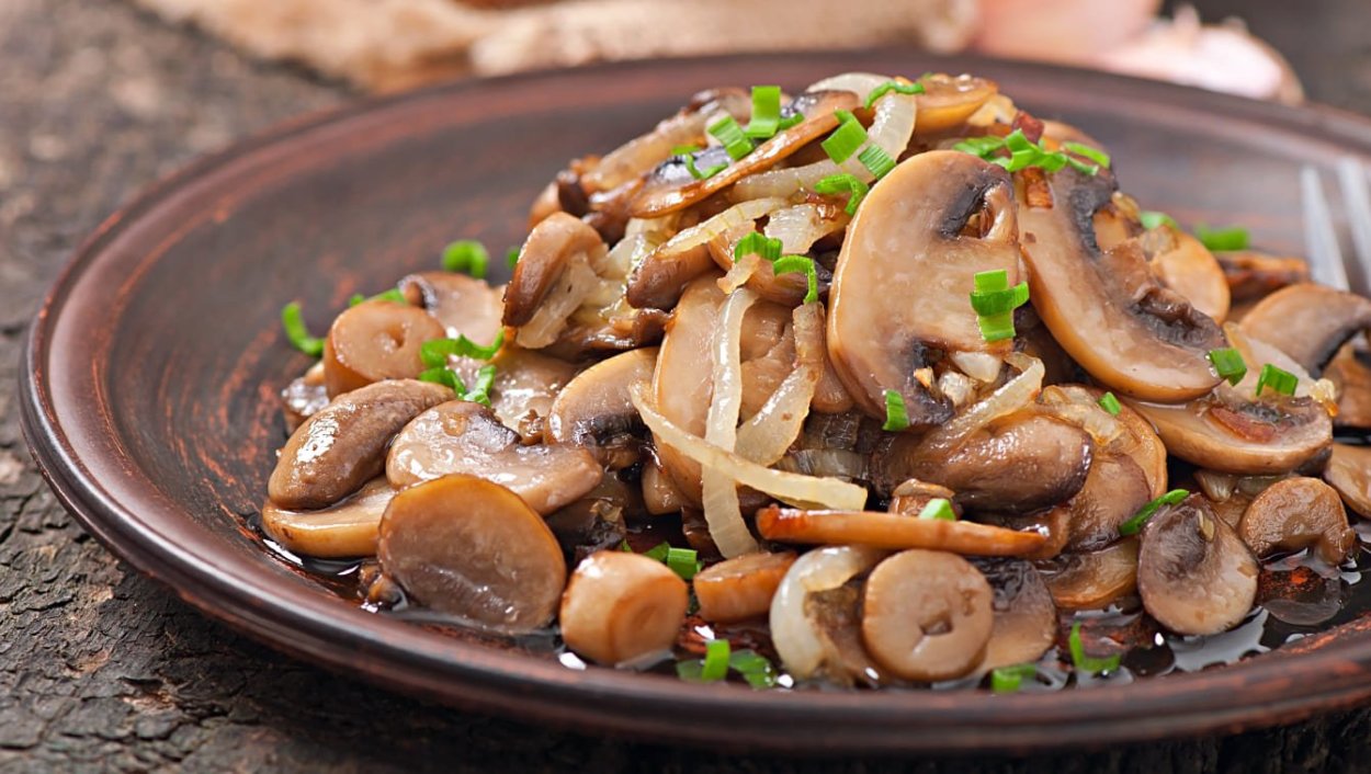 Гриб Гиднеллум Кровавый зуб