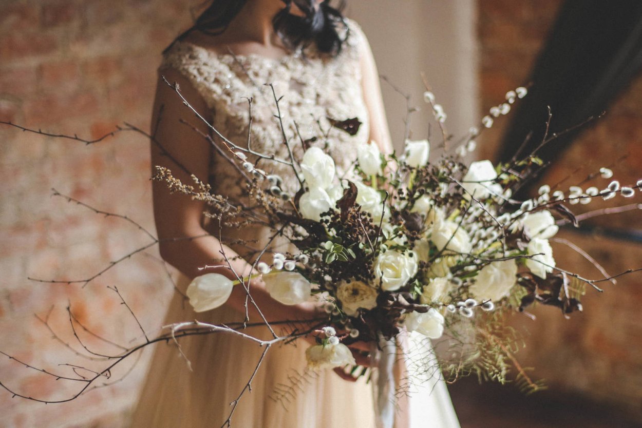 Букет с ветками