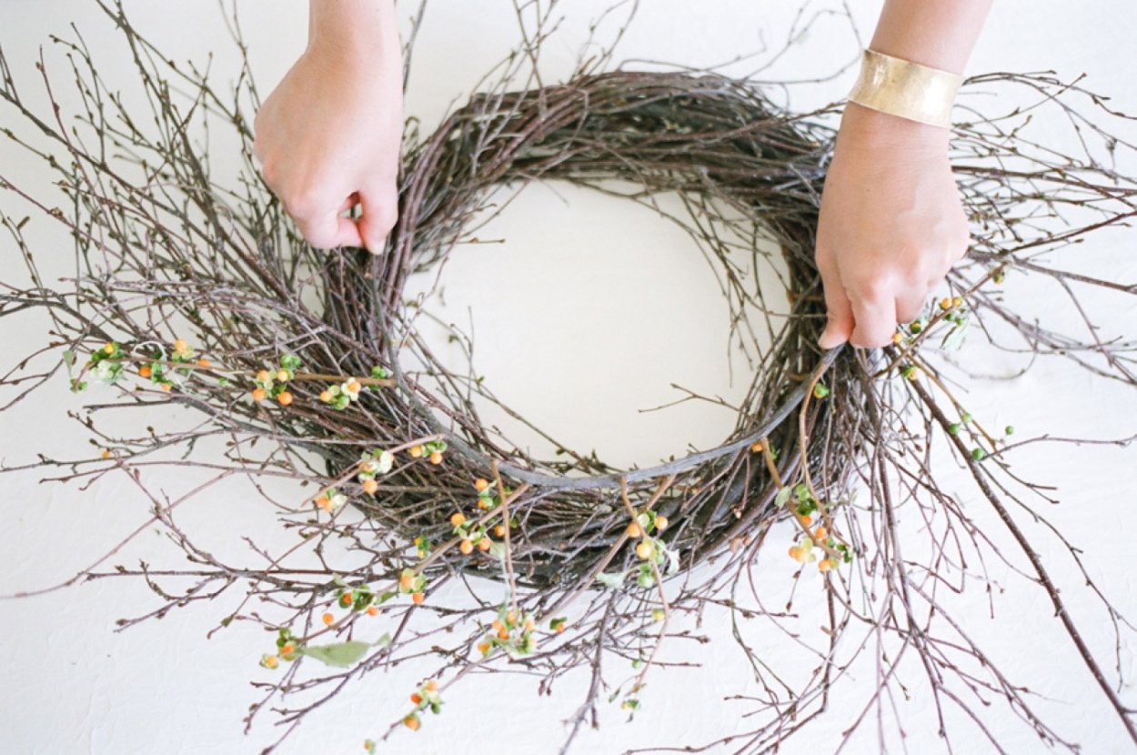 Венки из веток и коряг