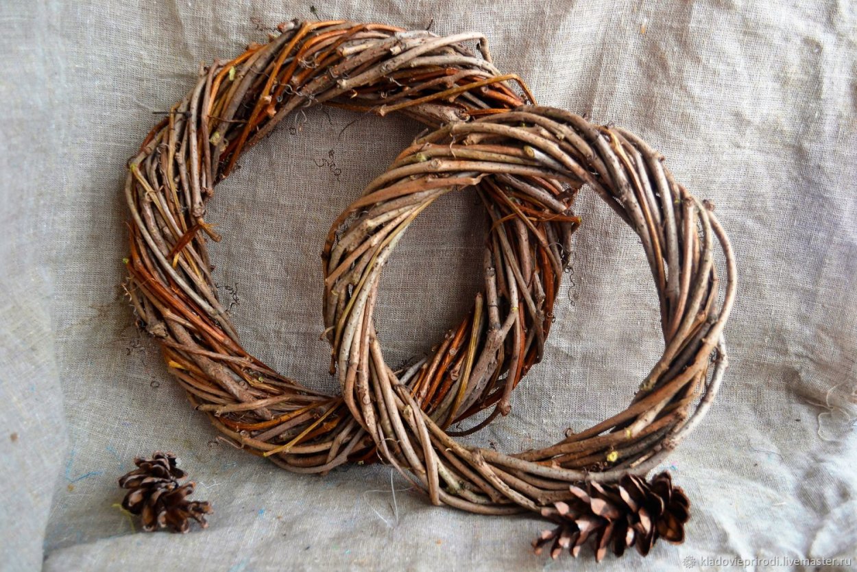 Рождественские венки из веток