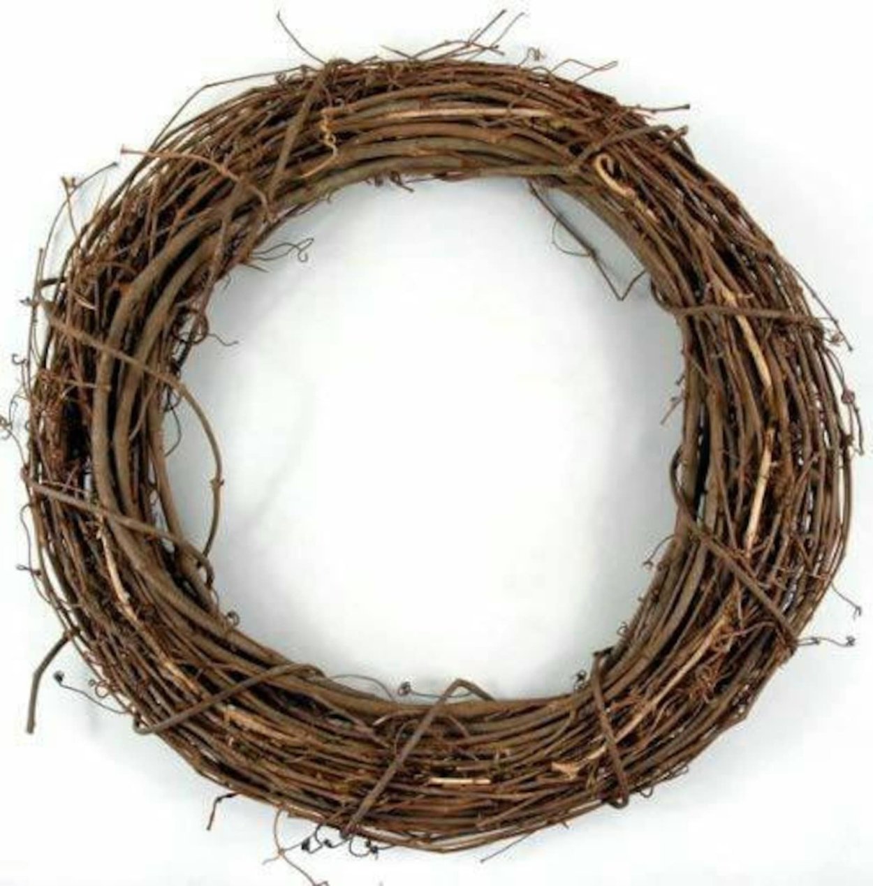 Арт объект из виноградной лозы