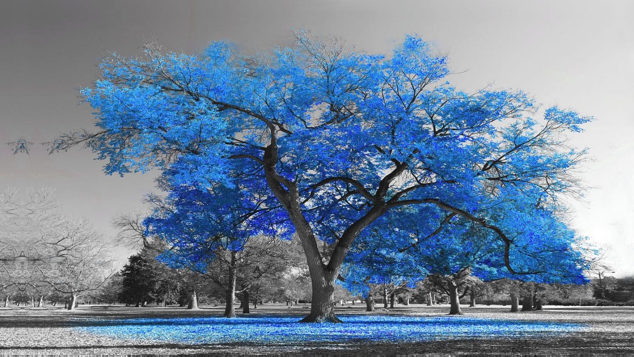 Стилизованные синие деревья