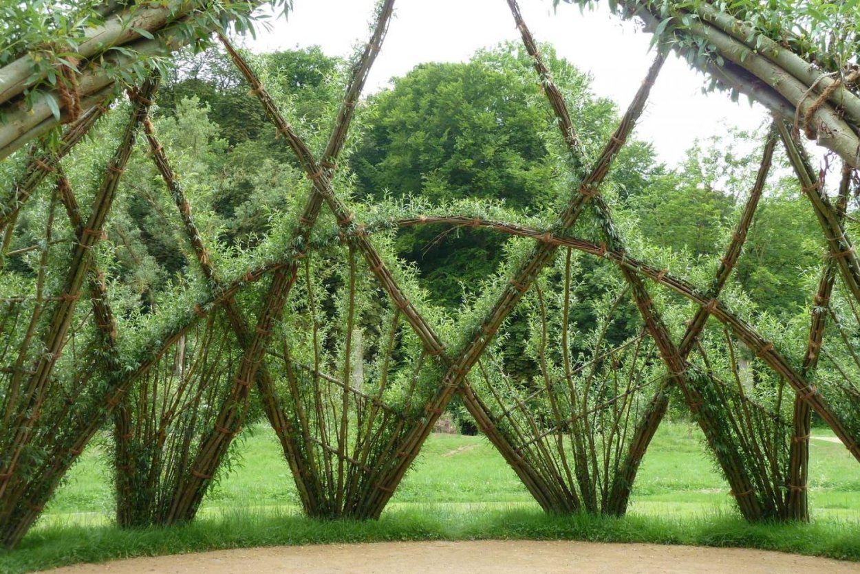 Плетеные фигуры для сада