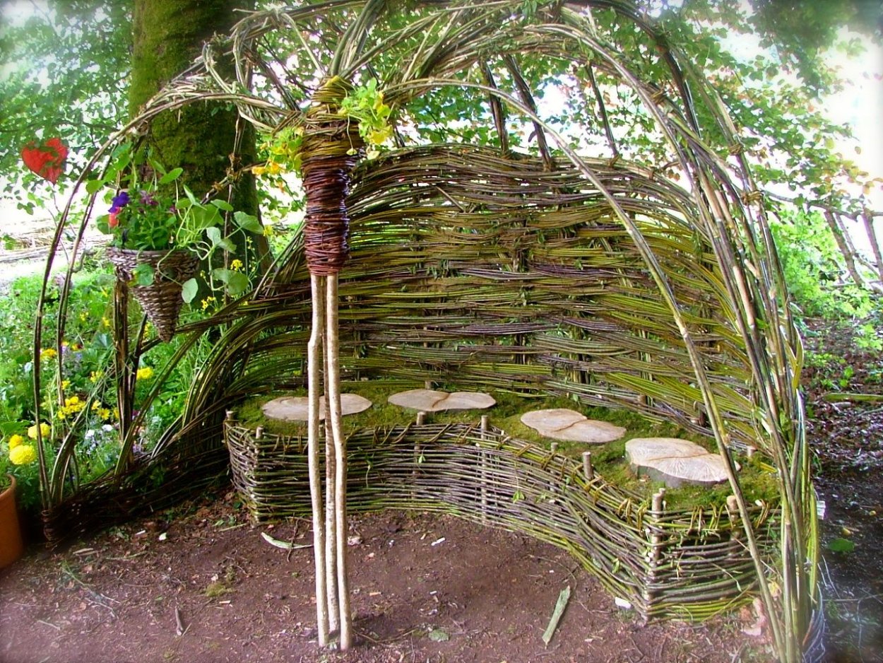 Плетеная Ива изгородь