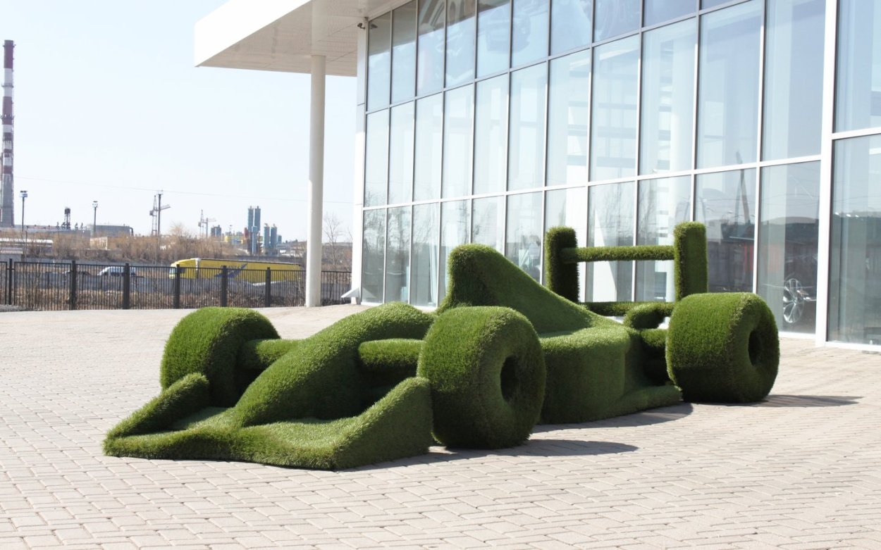 Топиарии в парке