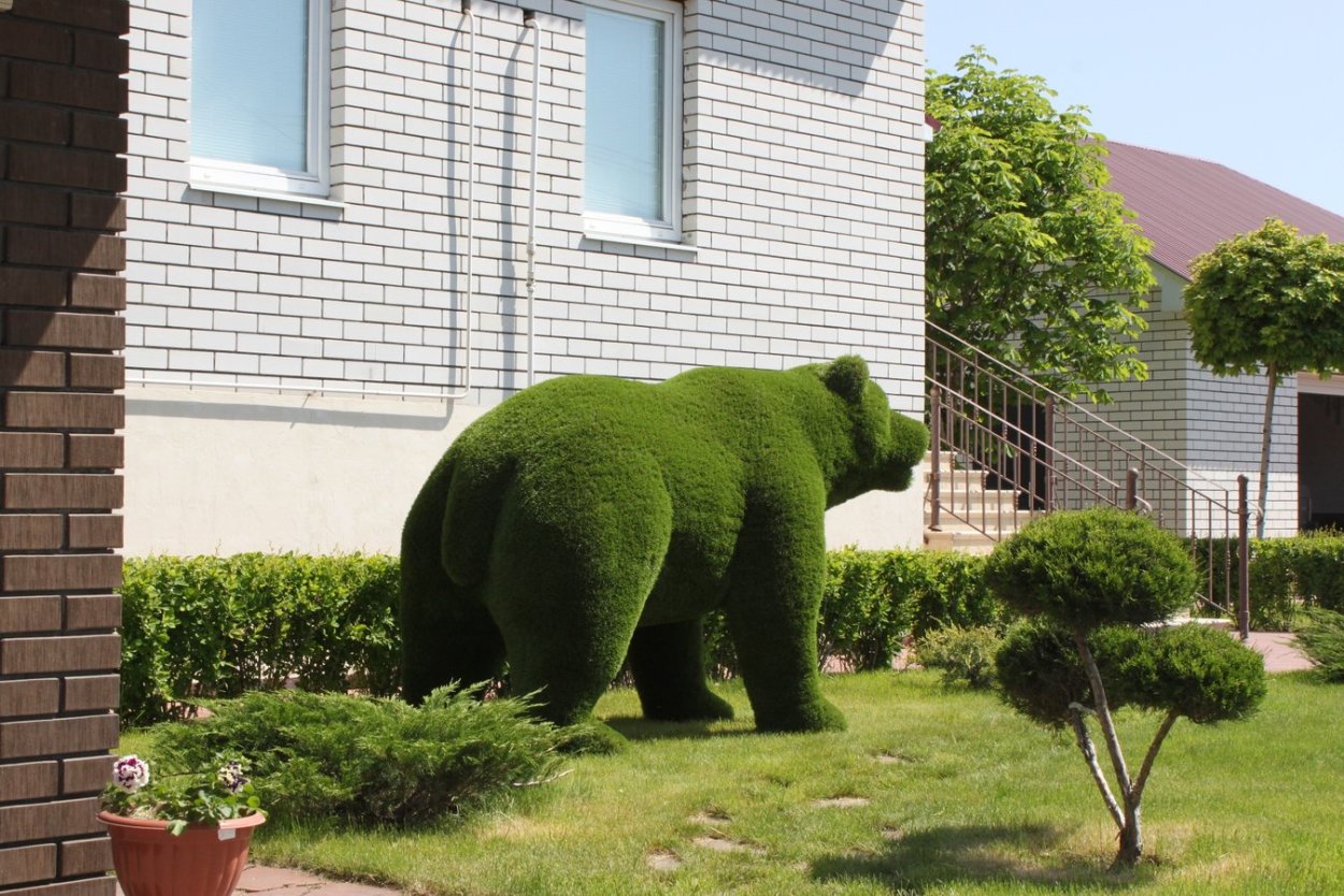 Декоративная фигура зеленая