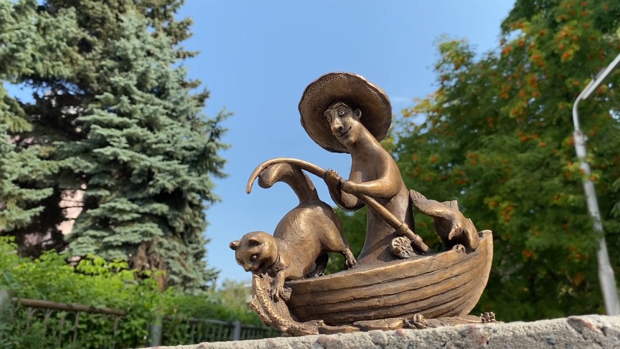 Корзинка с белыми грибами