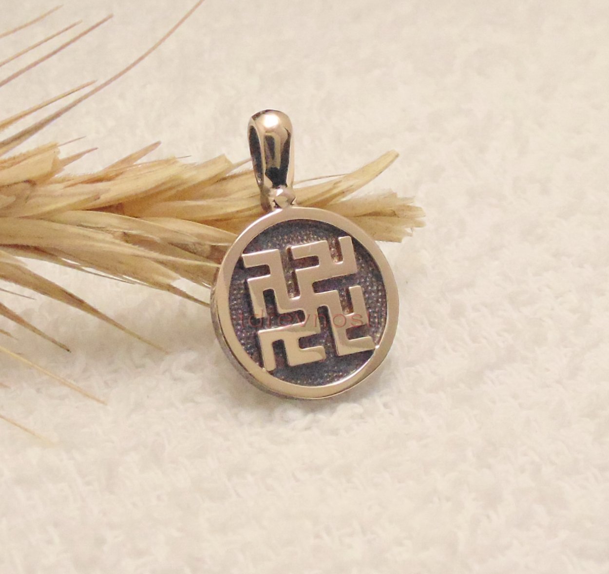 Славянский оберег кольцо Одолень трава