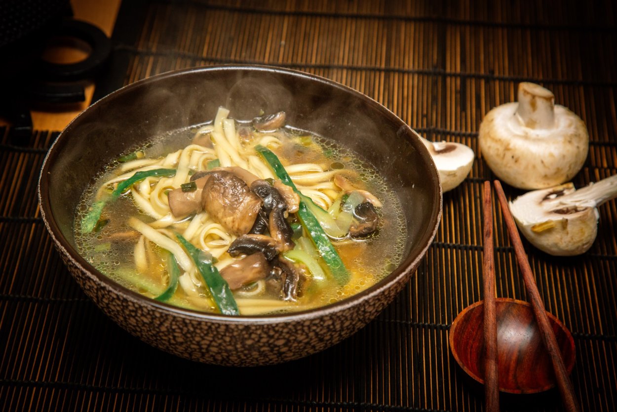 Паназиатский грибной суп