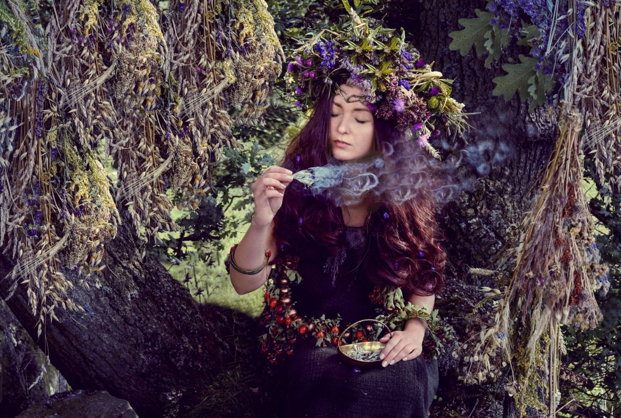 Лесная ведьма цветок