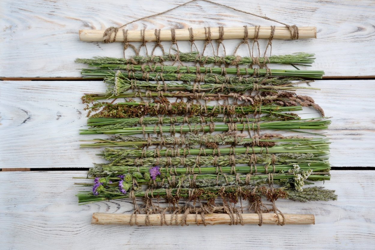 Плетение из травы