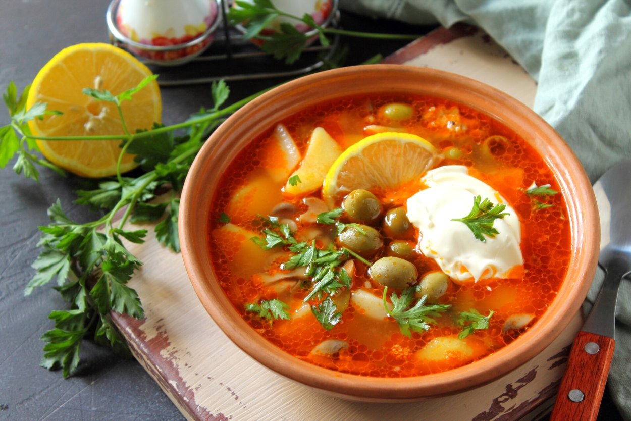 Солянка сборная мясная