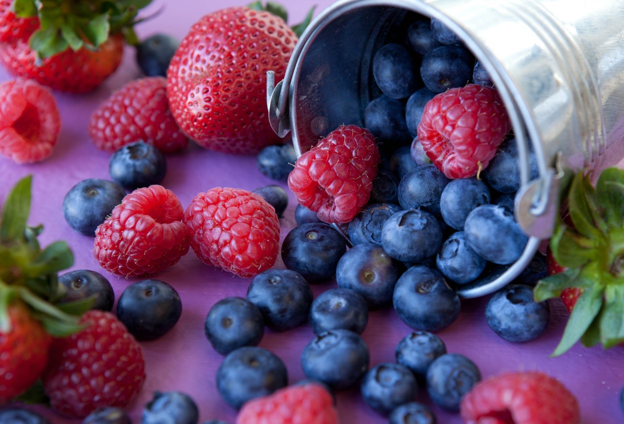 Жижа Лесные ягоды на столе