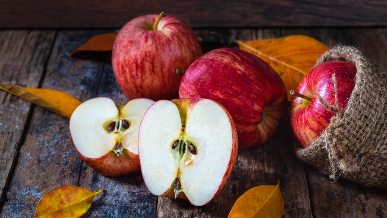 Осенние яблоки