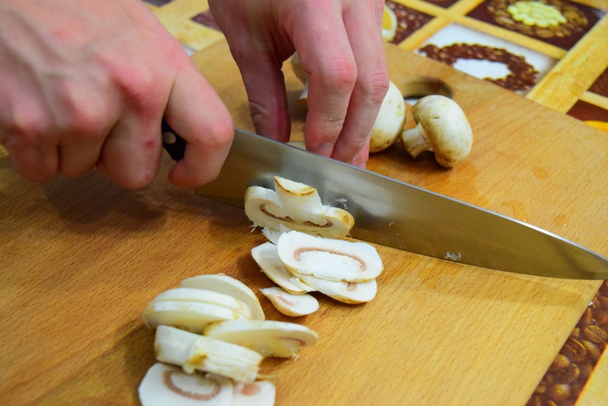 Грибочки шампиньоны