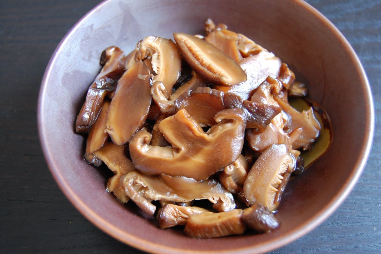 Шиитаке Shiitake (Lentinula edodes)