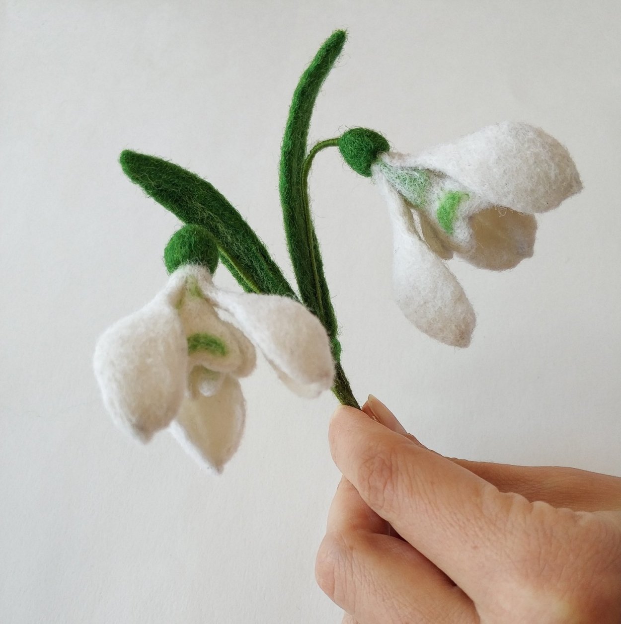 Подснежники из шерсти
