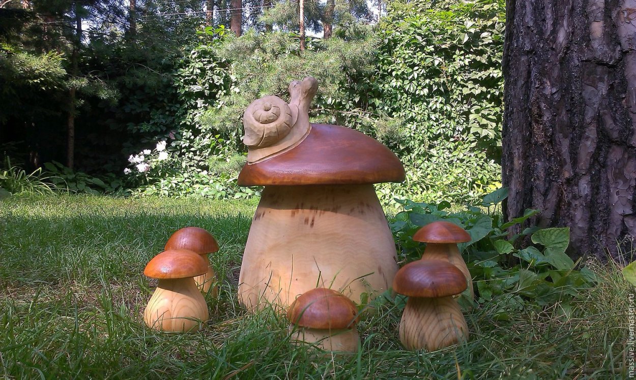 Фигурки из дерева для сада