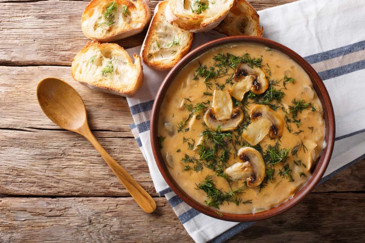 Суп с шампиньонами и картофелем