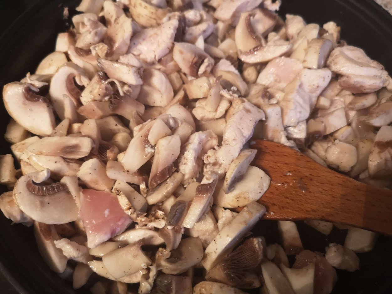 Курица с грибами