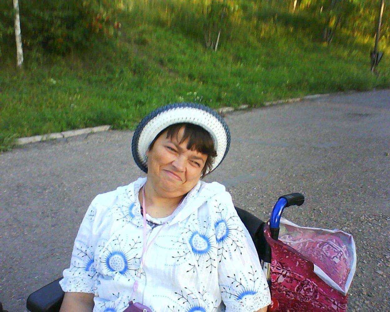 Трава пробившая асфальт Тамары Черемновой