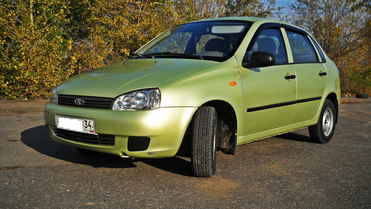 Лада Калина седан зеленая