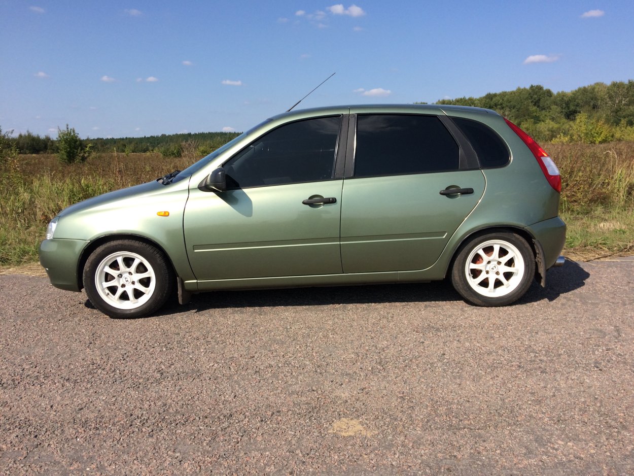 Лада Калина седан красная