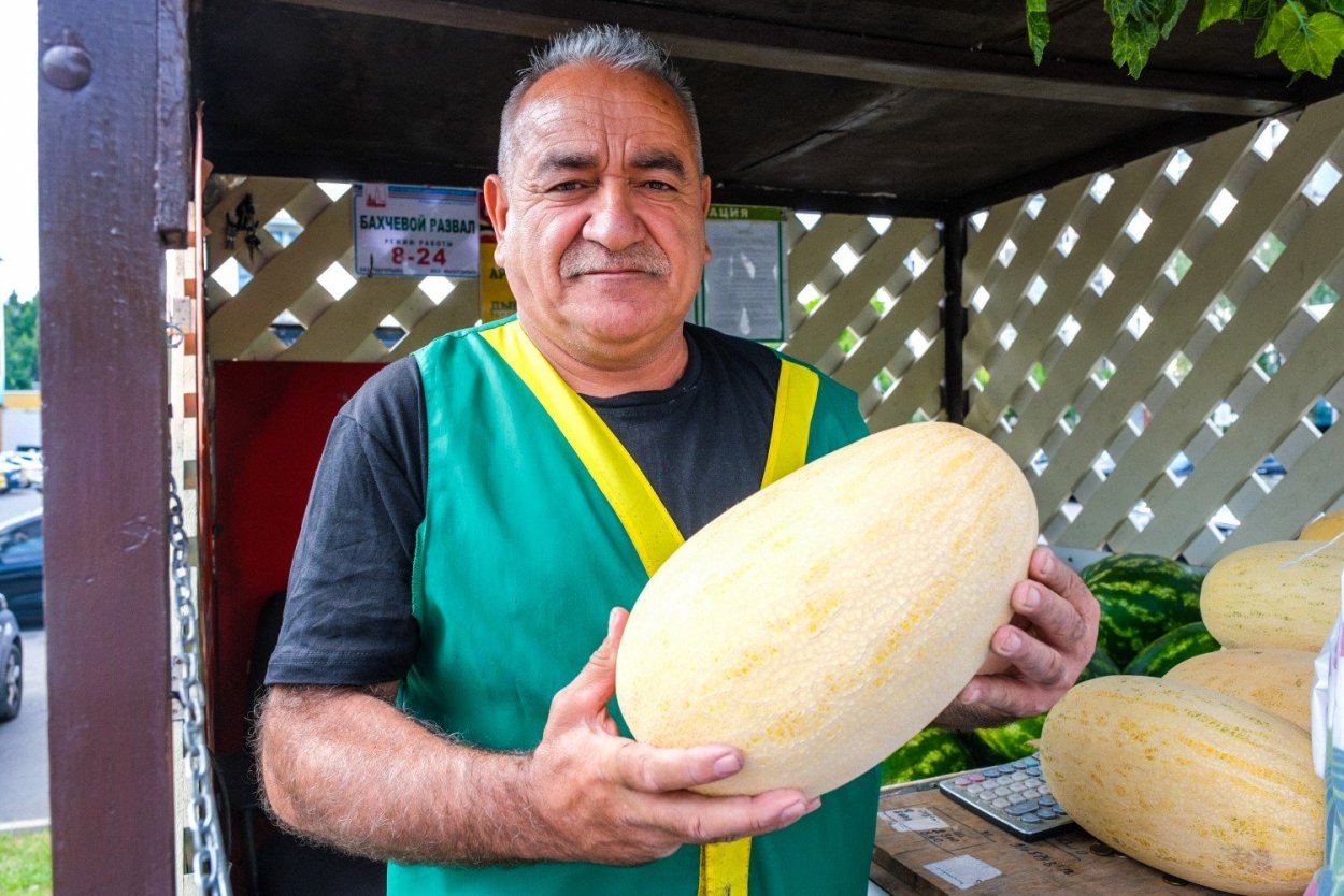Человек дыня