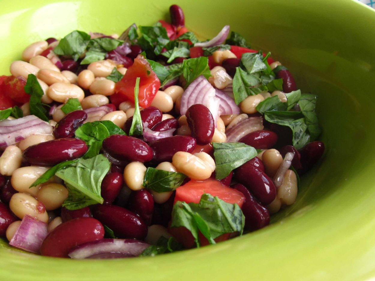 Салат с бобами