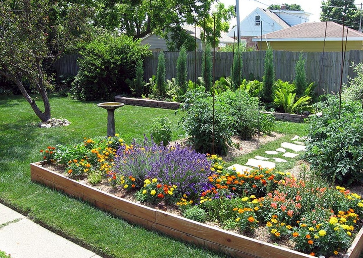 Грядка цветник