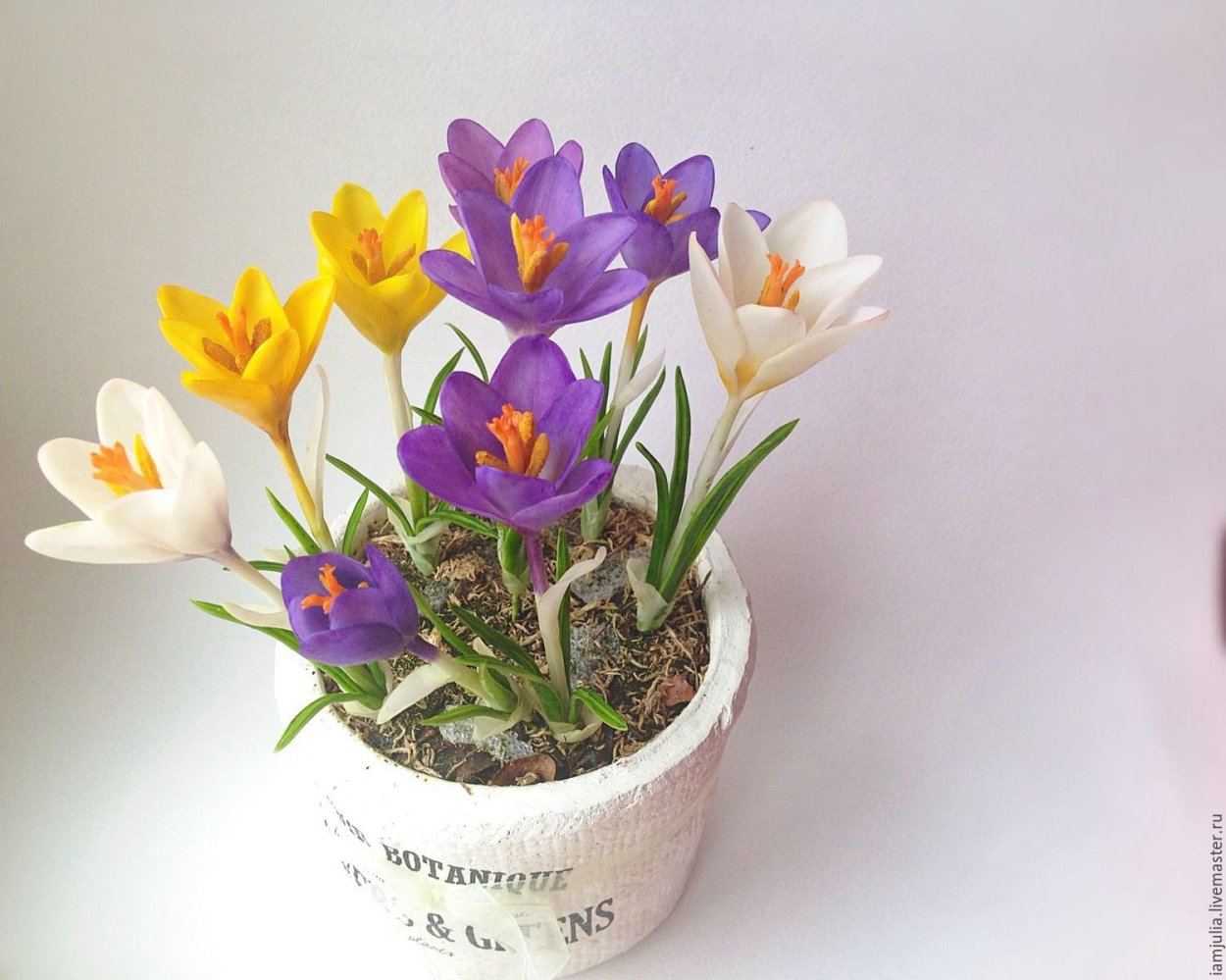 Весенние цветы в интерьере