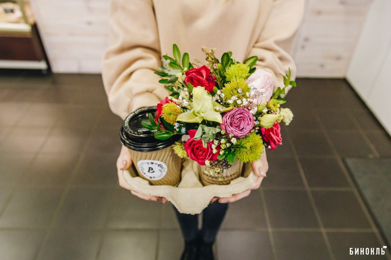 Букет в кофейном стаканчике