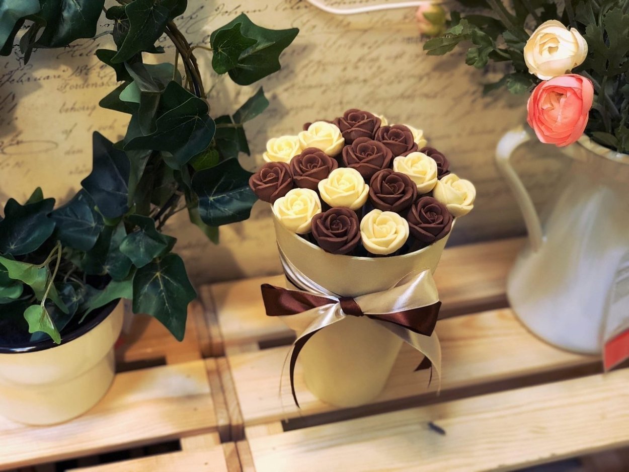 Цветы из шоколада