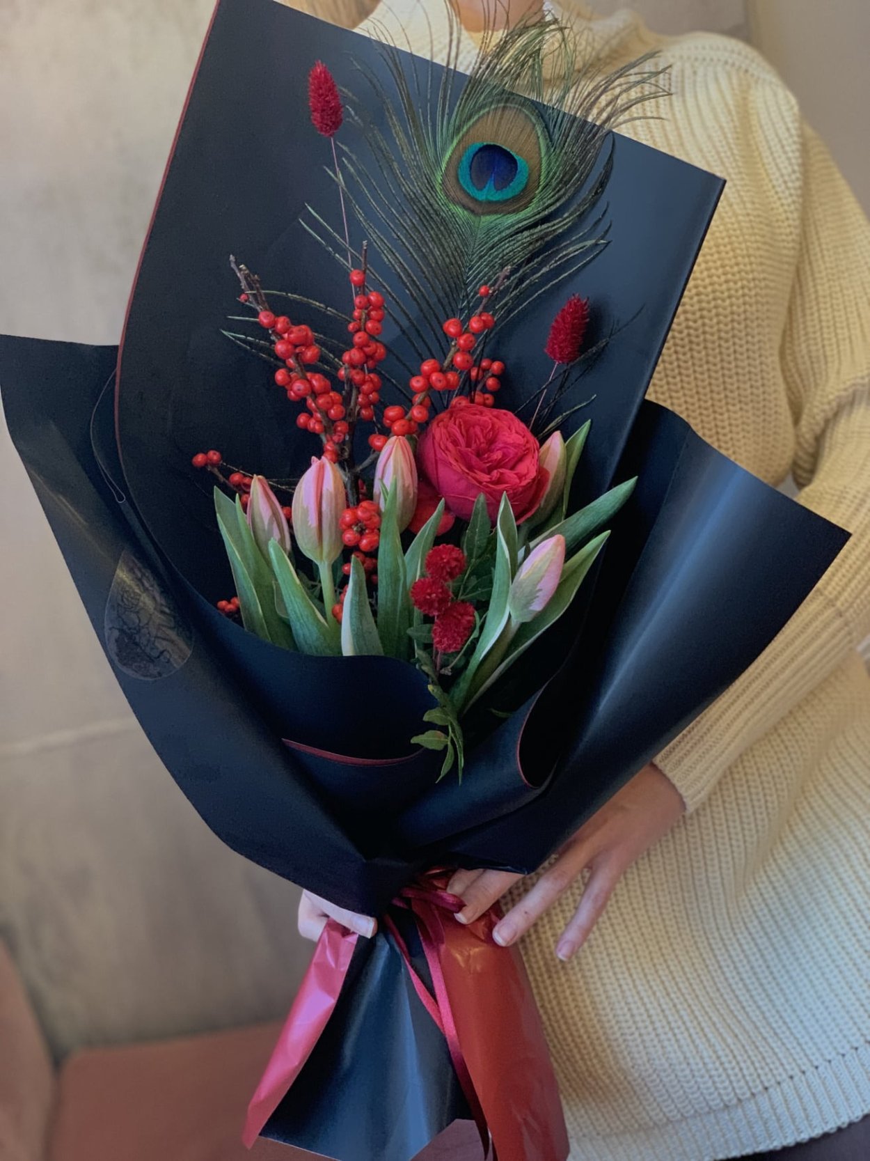 Новогодний декор из перьев