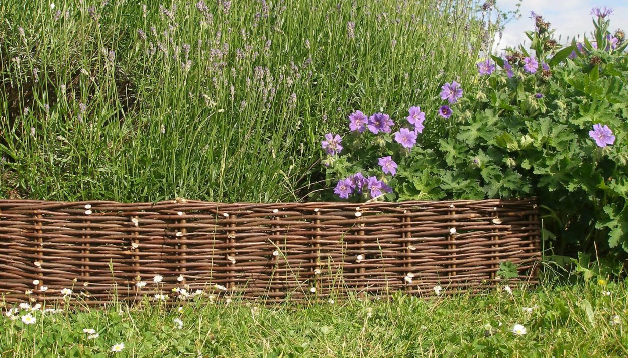 Декоративный плетеный забор