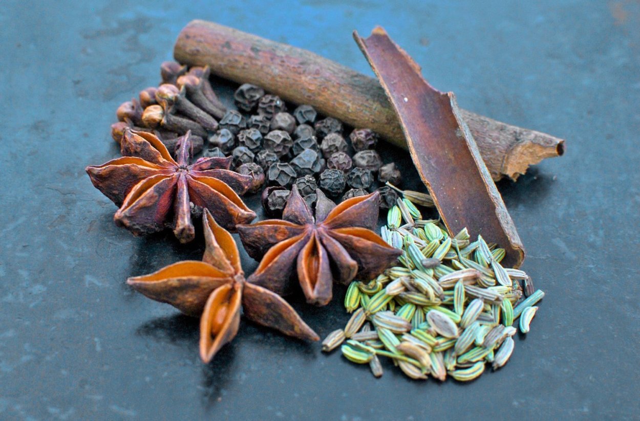 Бадьян мелкоцветковый