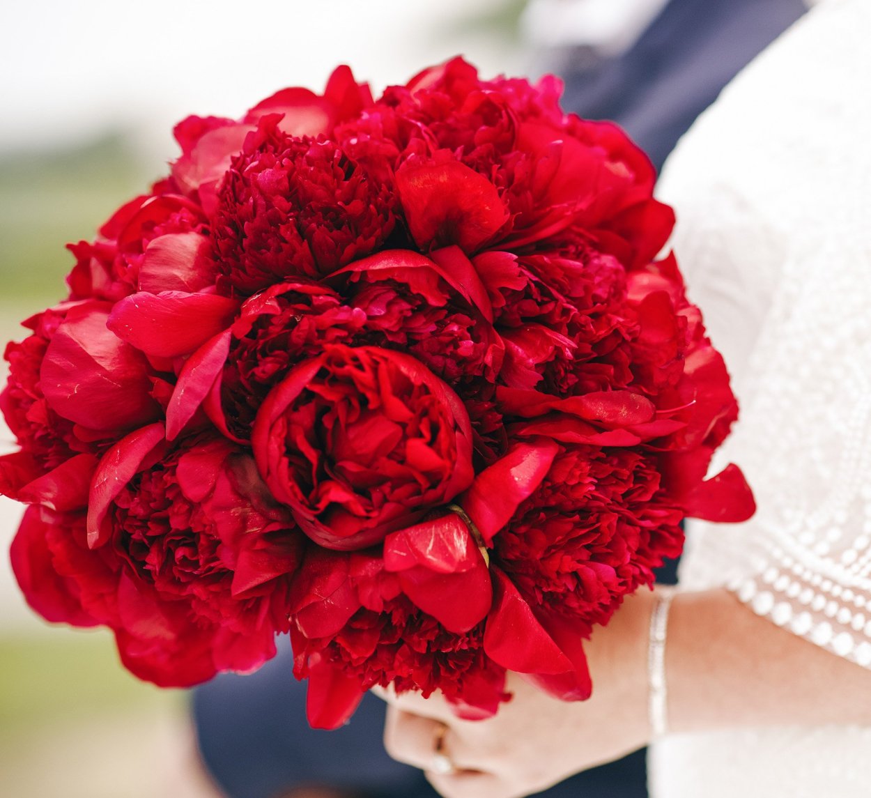 Пионы оранжевые букет