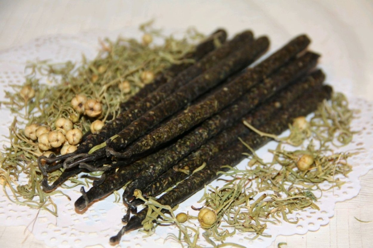 Полынь крапива зверобой