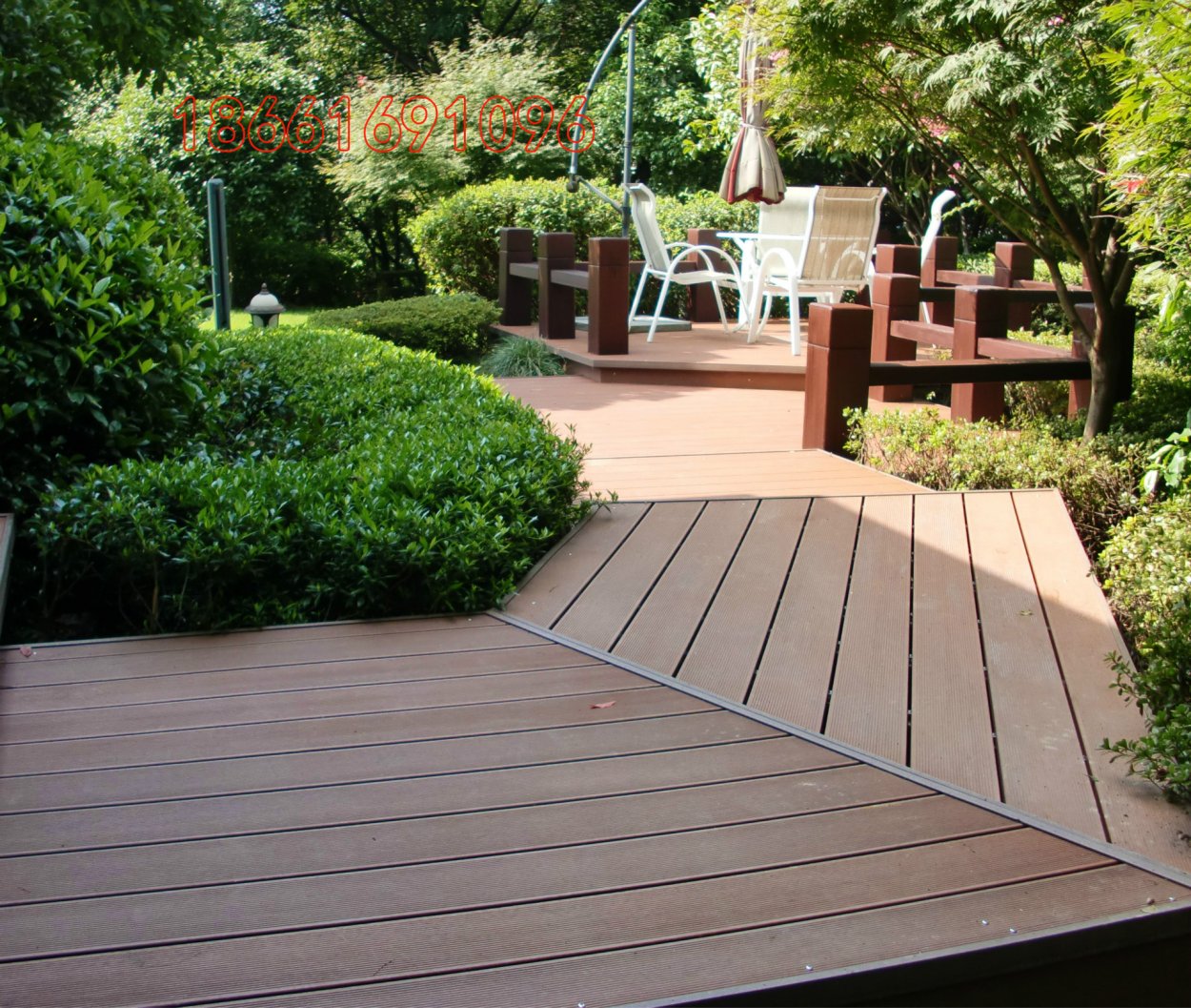 Деревянные дорожки в саду