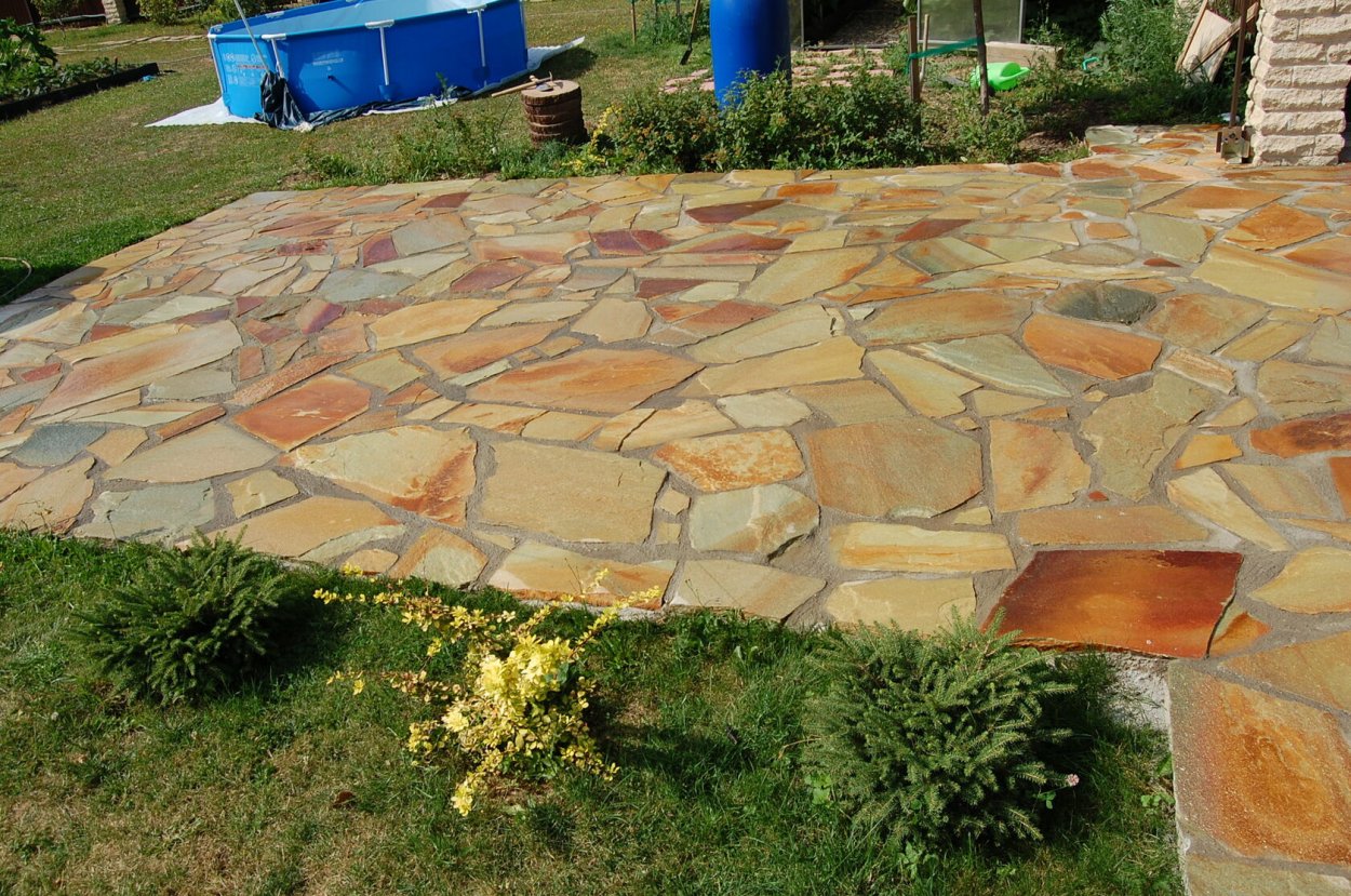 Песчаник камень для дорожек