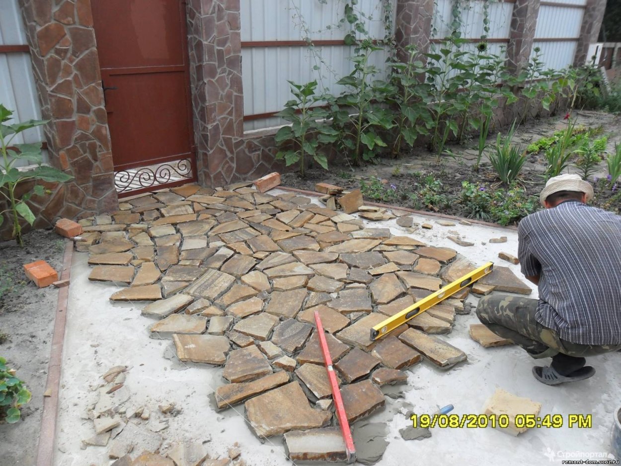 Плитняк пошаговая дорожка