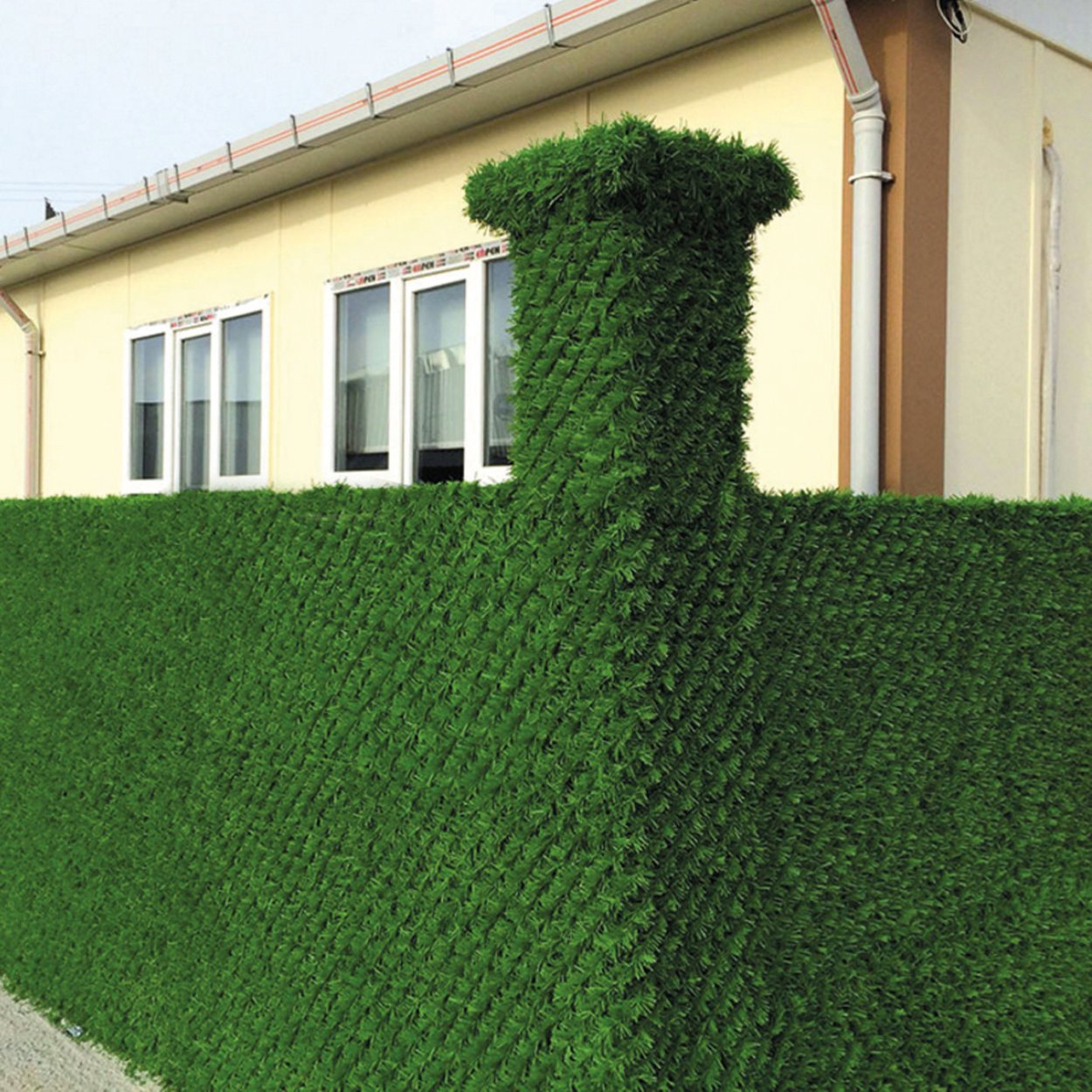 Забор из искусственной зелени