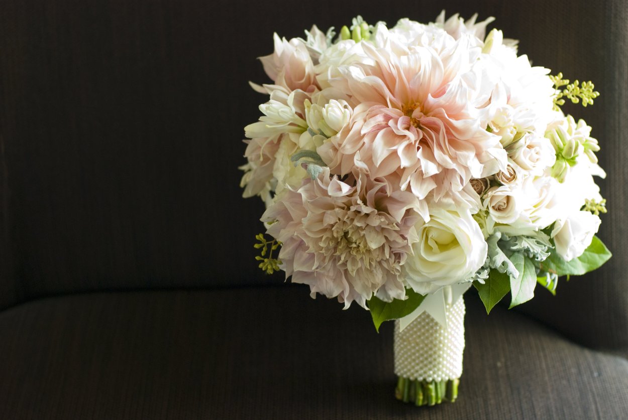 Букет розы и георгины