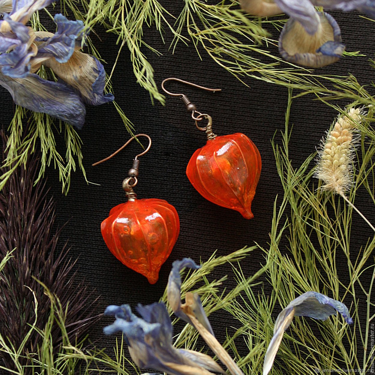 Осенний венок с физалисом