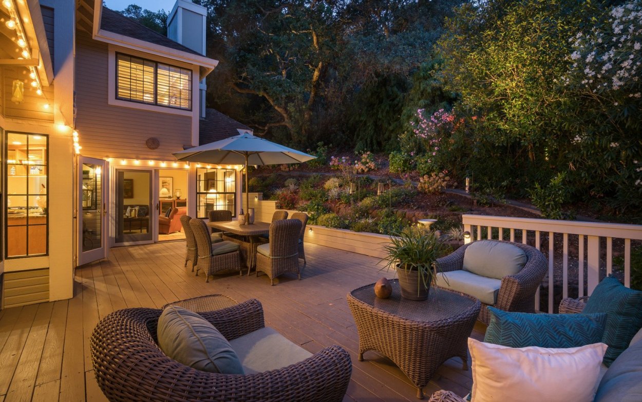 Уютная терраса с видом